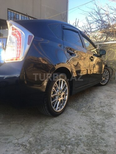 Toyota Prius-7