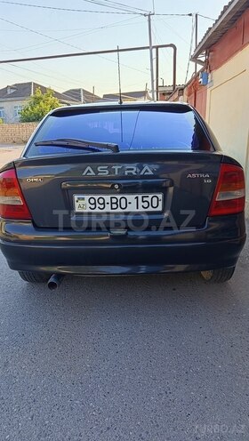 Opel Astra-11