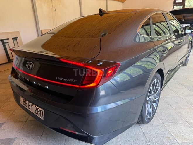 Hyundai Sonata-4