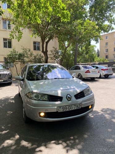 Renault Megane-2