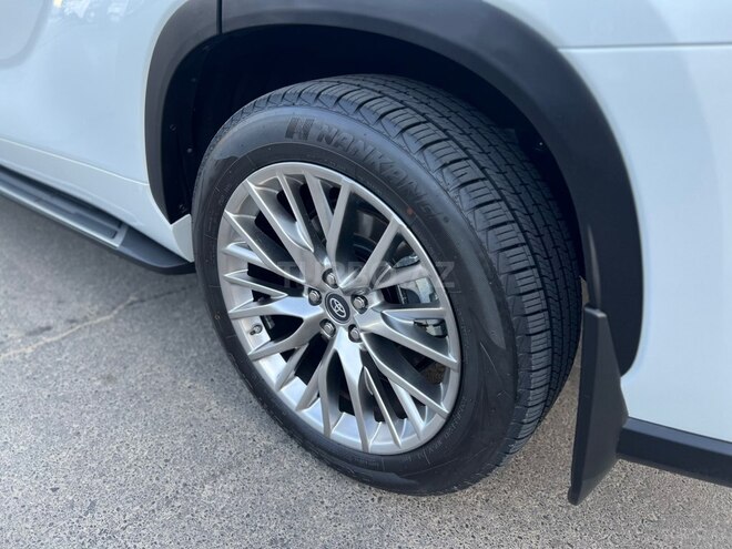 Toyota Highlander-12
