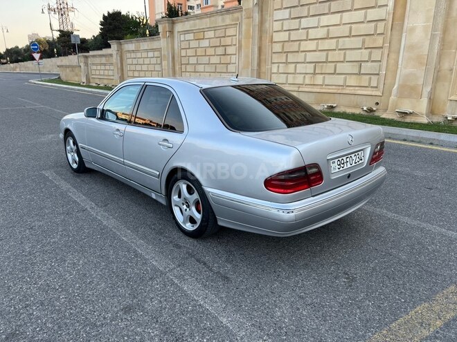Mercedes E 320-6