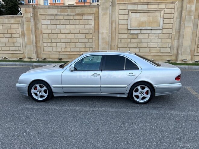 Mercedes E 320-5