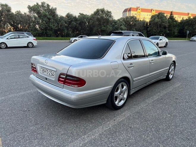 Mercedes E 320-7
