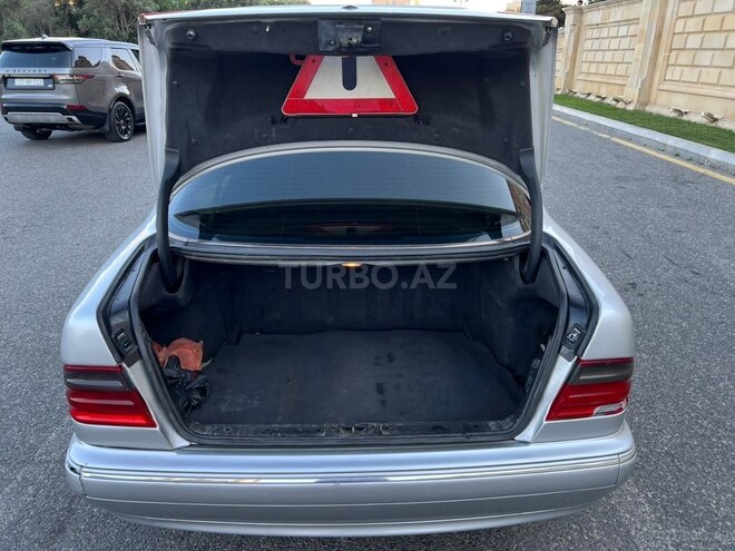 Mercedes E 320-10
