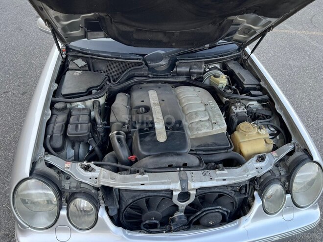 Mercedes E 320-9