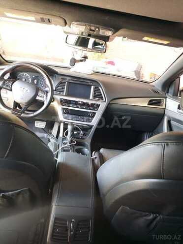 Hyundai Sonata-9