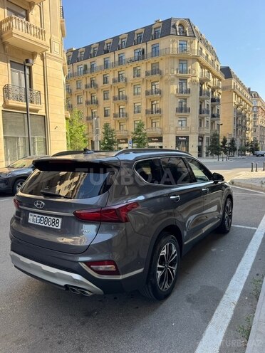 Hyundai Santa Fe-13