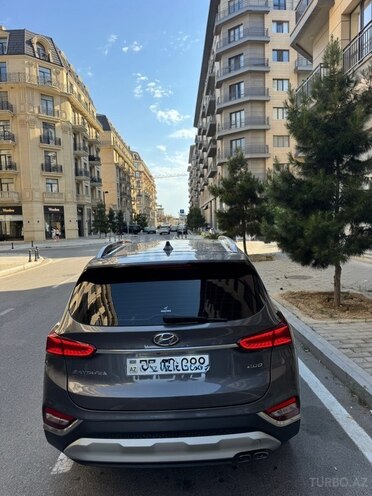 Hyundai Santa Fe-4