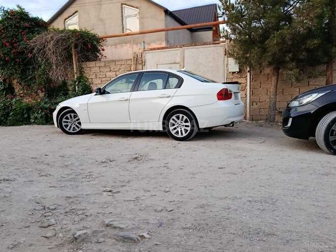 BMW 320-3