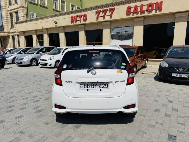 Nissan Note-7