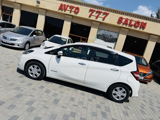 Nissan Note-5