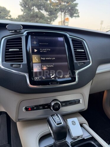 Volvo XC90-12