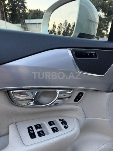 Volvo XC90-20