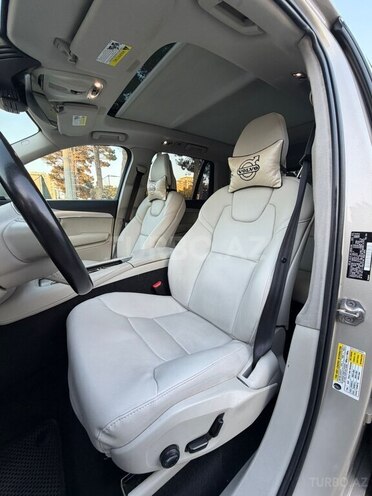 Volvo XC90-13