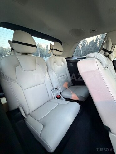 Volvo XC90-15