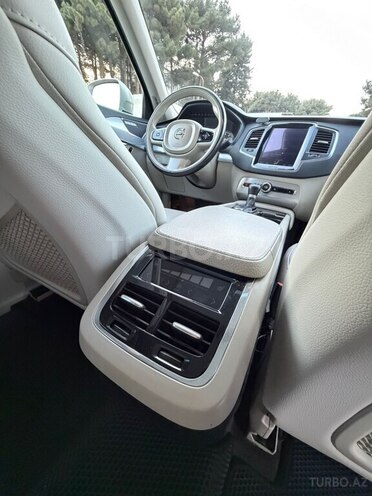 Volvo XC90-16