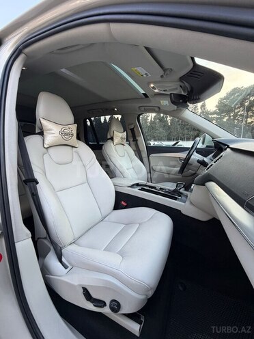 Volvo XC90-19