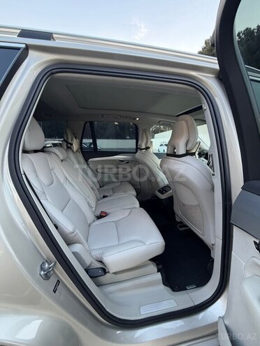 Volvo XC90-18