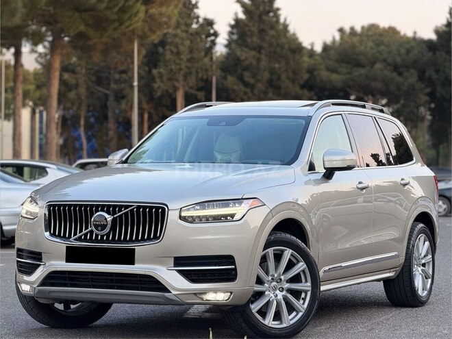 Volvo XC90-1