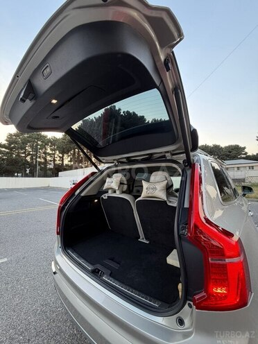 Volvo XC90-17