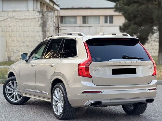 Volvo XC90-10