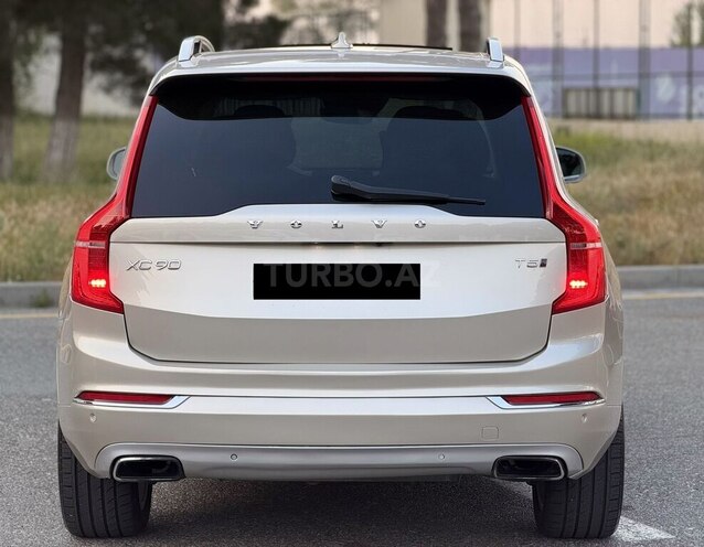 Volvo XC90-9