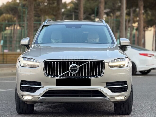 Volvo XC90-2