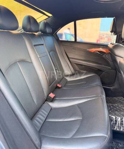 Mercedes E 350-11