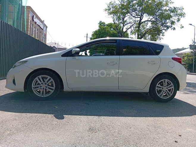 Toyota Auris 2014, 247,000 km - 1.3 л - Qusar