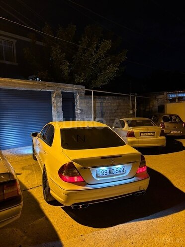 Mercedes E 240-4