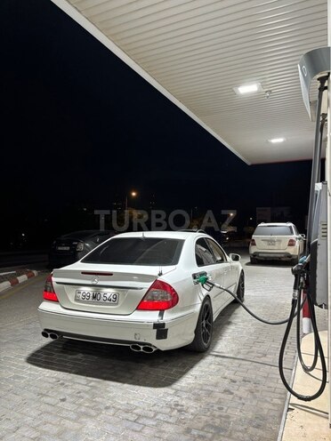 Mercedes E 240-3