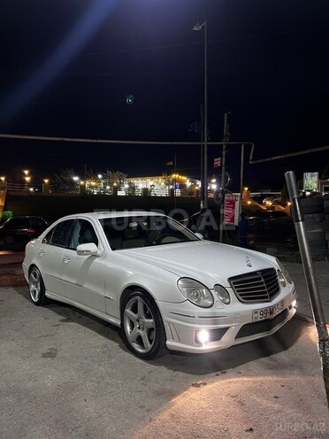 Mercedes E 240-11