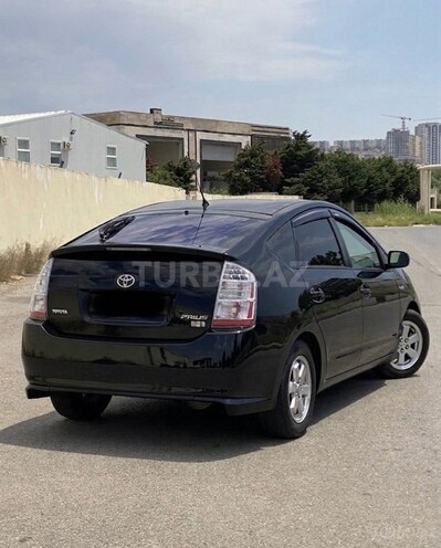 Toyota Prius-4