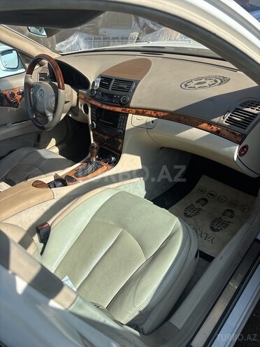 Mercedes E 240-12