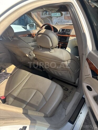 Mercedes E 240-13
