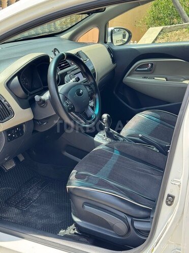 Kia Rio-7