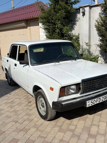 LADA (VAZ) 2107-2