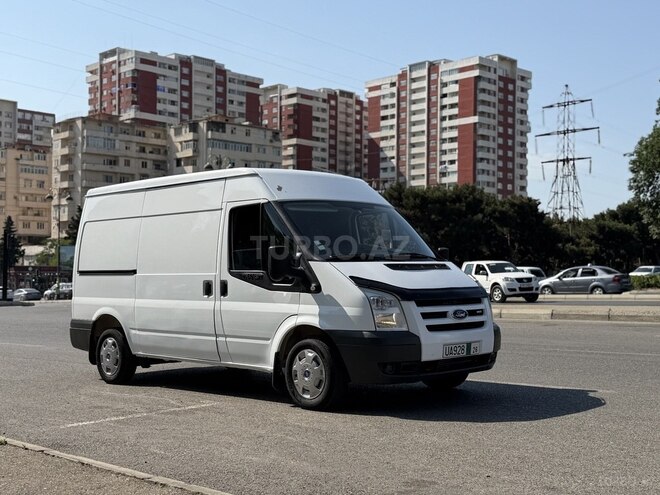 Ford Transit-4