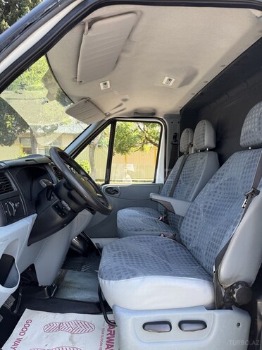Ford Transit-20