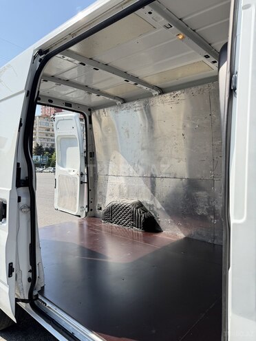 Ford Transit-11