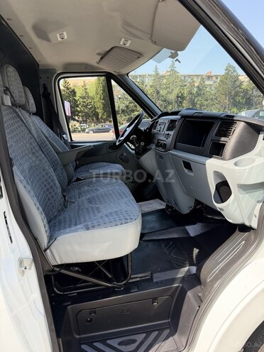 Ford Transit-18