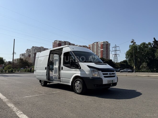 Ford Transit-9