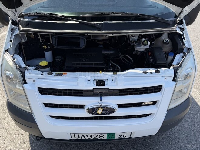 Ford Transit-15