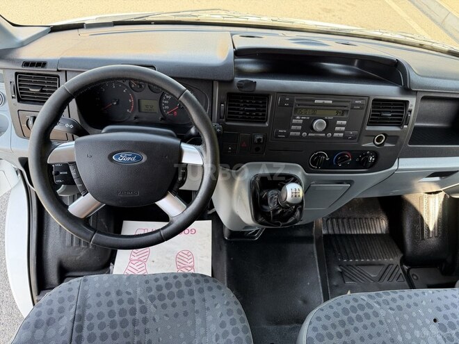 Ford Transit-22