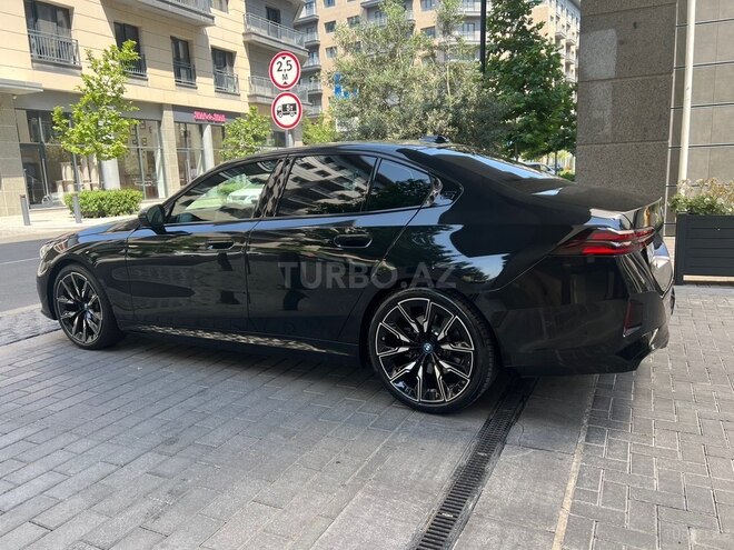 BMW i5-11