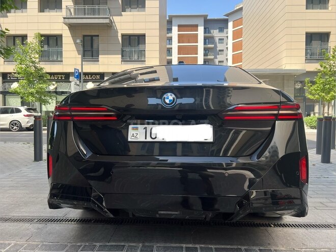 BMW i5-12