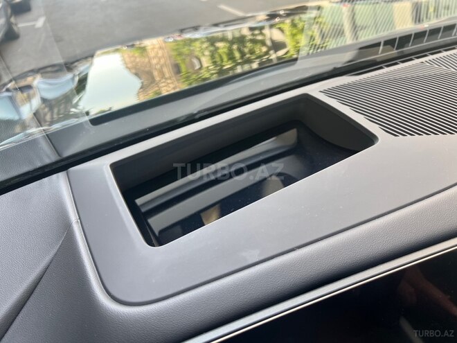 BMW i5-20