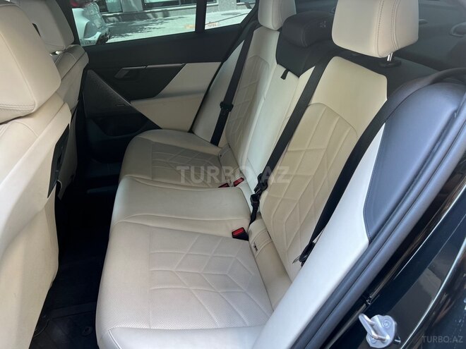 BMW i5-21