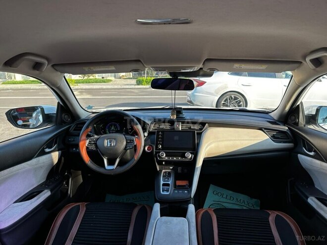 Honda Insight-7